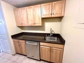 103 Grove St 337, Rockland MA 02370