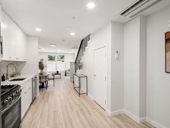 602 Canterbury U1, Boston MA 02131