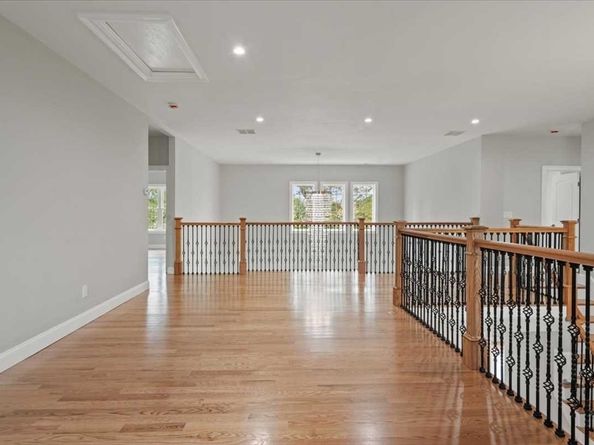 241 Lake Ave, Worcester MA 01604