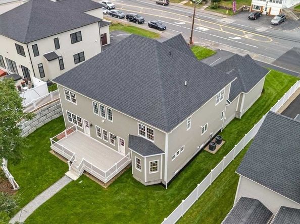 241 Lake Ave, Worcester MA 01604