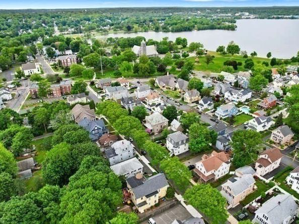 24 Park St, Wakefield MA 01880