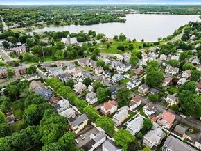 24 Park St, Wakefield MA 01880