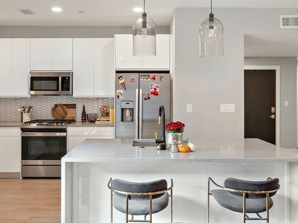 277 Border Street 204, Boston MA 02128