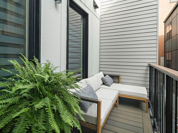 277 Border Street 204, Boston MA 02128