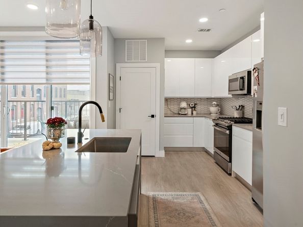 277 Border Street 204, Boston MA 02128