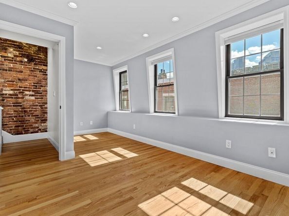 11 Wiget St 114, Boston MA 02113
