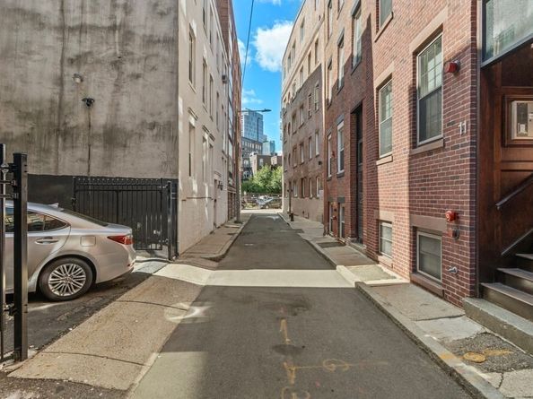 11 Wiget St 114, Boston MA 02113