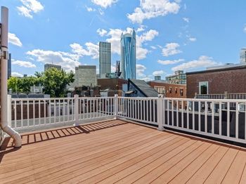 11 Wiget St
