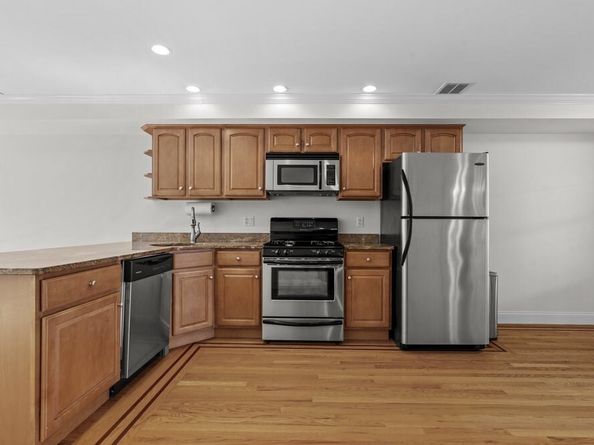 11 Wiget St 114, Boston MA 02113
