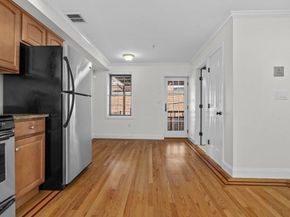 11 Wiget St 114, Boston MA 02113