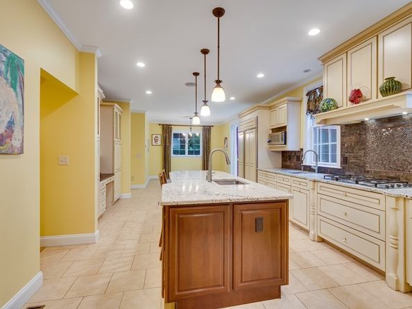 14 Nassau Drive, Winchester MA 01890