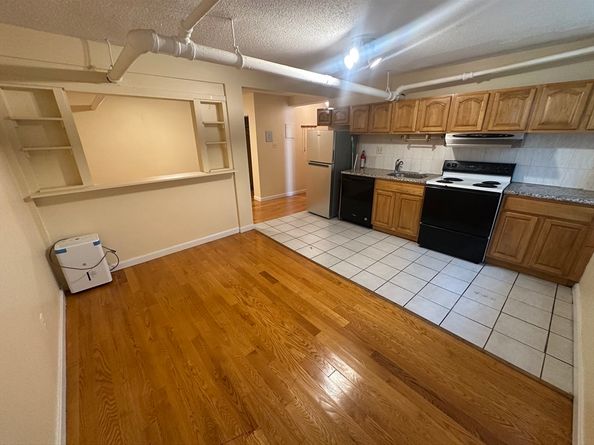 313 Summit Ave 13, Boston MA 02135