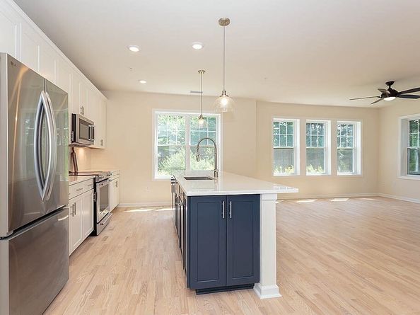 300 Martins Landing 107, North Reading MA 01864