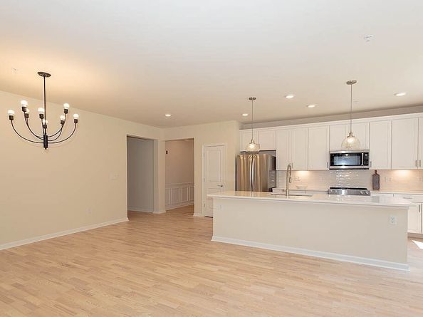 300 Martins Landing 107, North Reading MA 01864