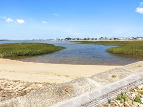163 Old Point Rd, Newburyport MA 01950