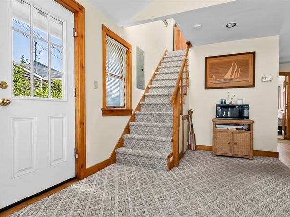 163 Old Point Rd, Newburyport MA 01950