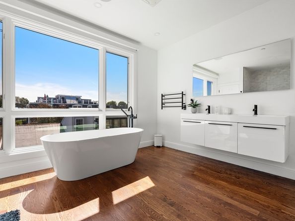7a Kemble Pl, Boston MA 02127