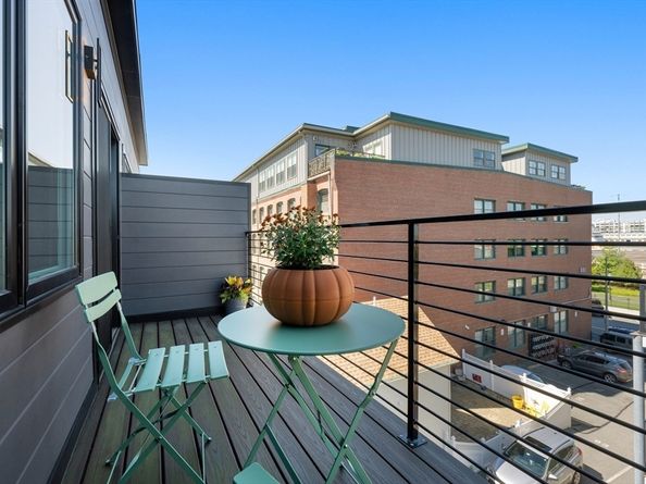 7a Kemble Pl, Boston MA 02127