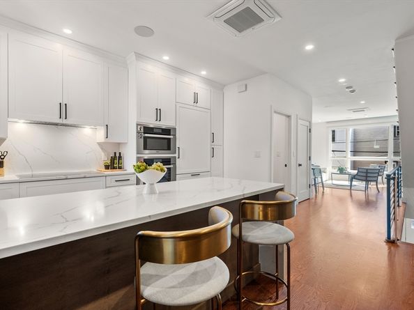 7a Kemble Pl, Boston MA 02127