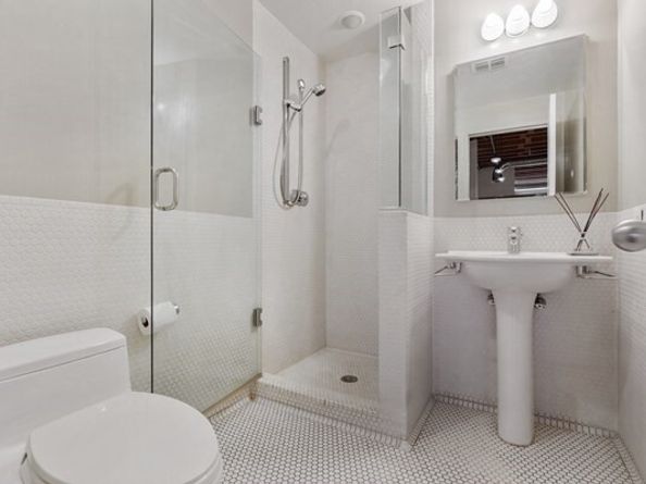 90 South St 3, Boston MA 02111