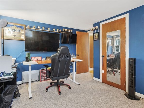 81 Arrowhead Dr, Bridgewater MA 02324