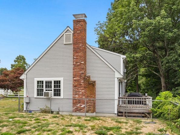 81 Arrowhead Dr, Bridgewater MA 02324
