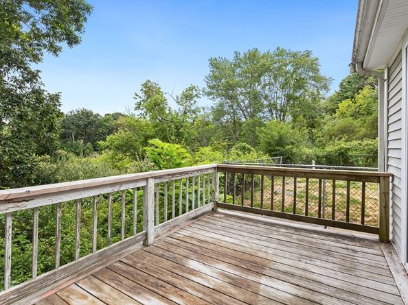 81 Arrowhead Dr, Bridgewater MA 02324