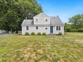 81 Arrowhead Dr, Bridgewater MA 02324