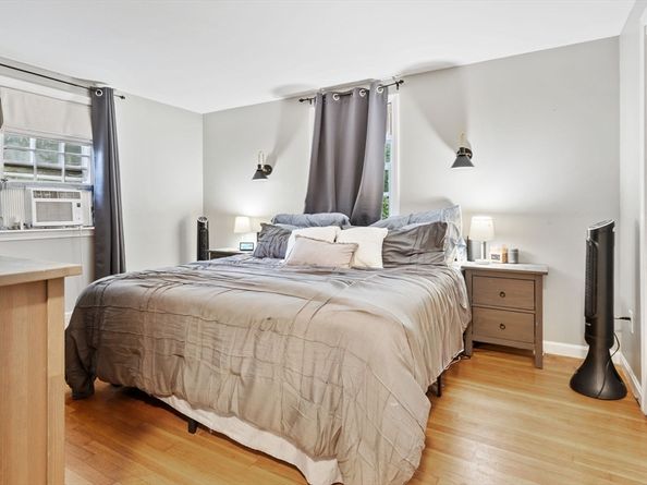 81 Arrowhead Dr, Bridgewater MA 02324