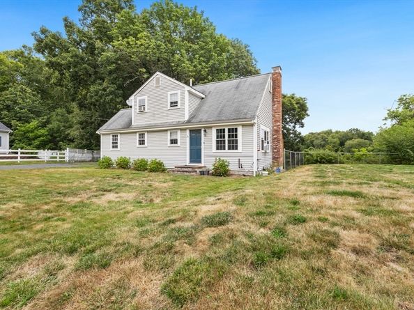 81 Arrowhead Dr, Bridgewater MA 02324