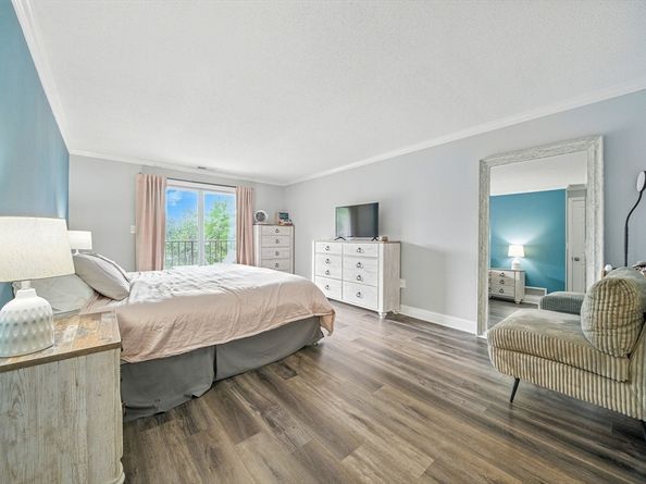 12 Ledgewood Way 26, Peabody MA 01960