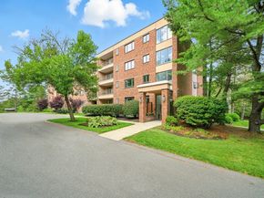 12 Ledgewood Way 26, Peabody MA 01960