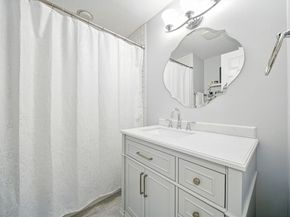 12 Ledgewood Way 26, Peabody MA 01960