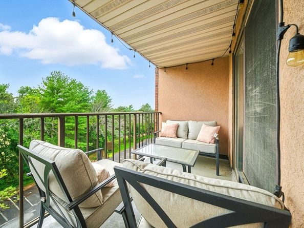 12 Ledgewood Way 26, Peabody MA 01960