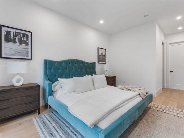 1114 Beacon St. 309, Newton MA 02461