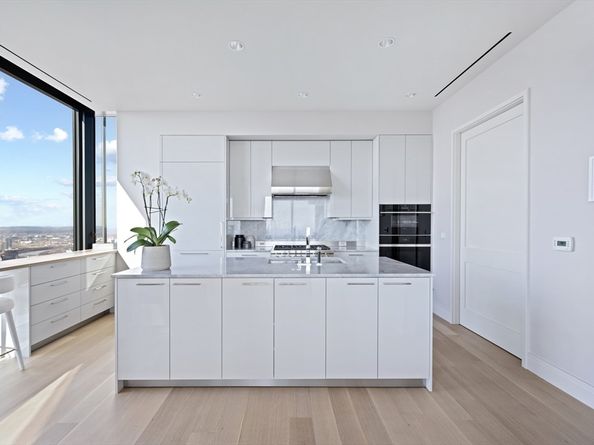 1 Dalton Street 5703, Boston MA 02115