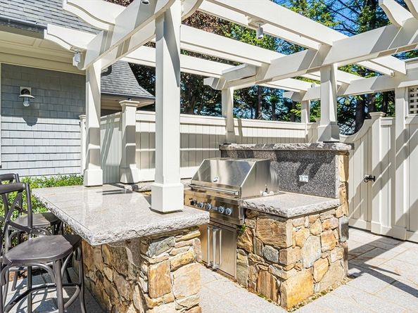 197 Grant St, Lexington MA 02420
