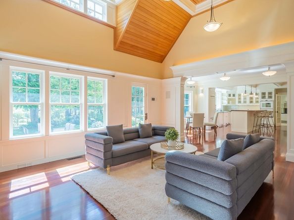 197 Grant St, Lexington MA 02420