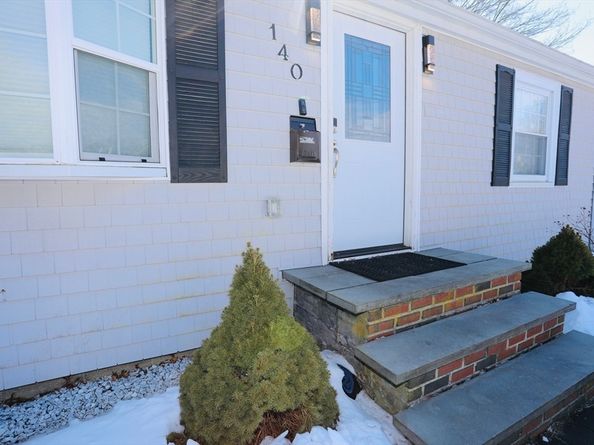 140 Foster St, Brockton MA 02301
