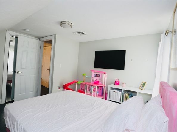 140 Foster St, Brockton MA 02301