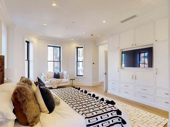 57 Hancock St, Boston MA 02114