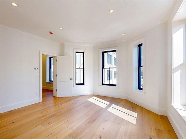 57 Hancock St, Boston MA 02114