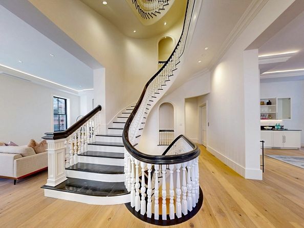57 Hancock St, Boston MA 02114