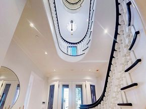 57 Hancock St, Boston MA 02114