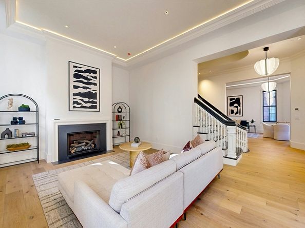 57 Hancock St, Boston MA 02114