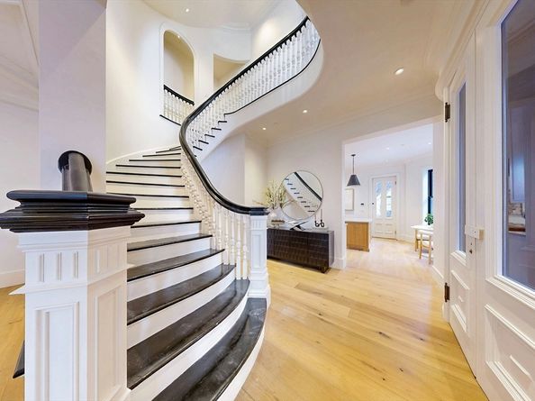 57 Hancock St, Boston MA 02114
