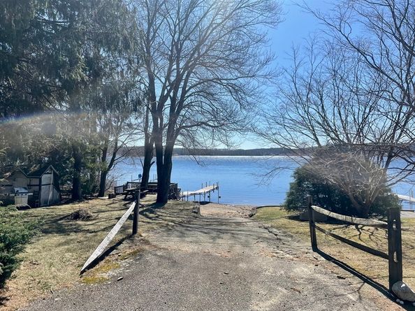 6 Williams Dr, Spencer MA 01562