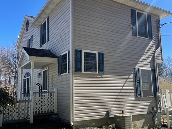 6 Williams Dr, Spencer MA 01562