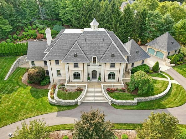 9 Wescott Drive, Hopkinton MA 01748