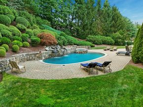 9 Wescott Drive, Hopkinton MA 01748